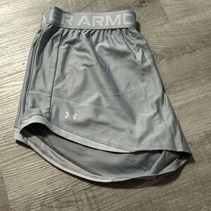 UNDER ARMOUR SHORTS.